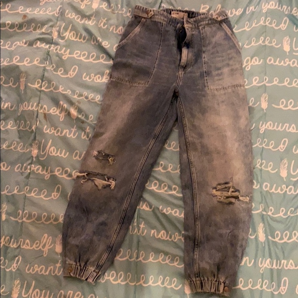 Cool denim rip jean